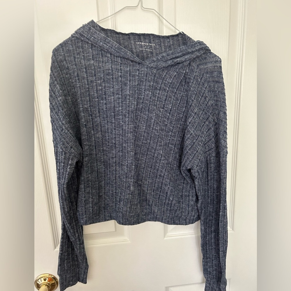 teen long sleeve sweatshirt with hood.